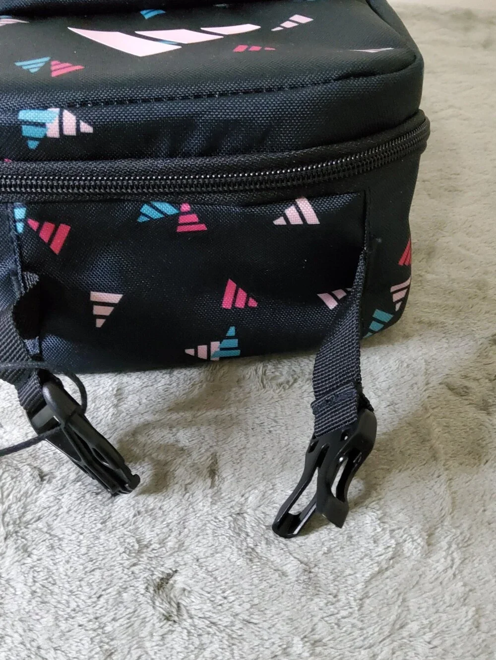 * Adidas Unisex Santiago 3 Logo Lunch Office College Bag Black/Pink